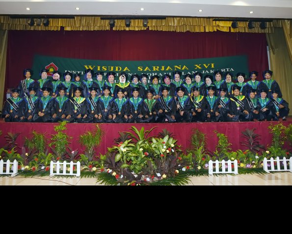 Wisudawan wisudawati angkatan 16